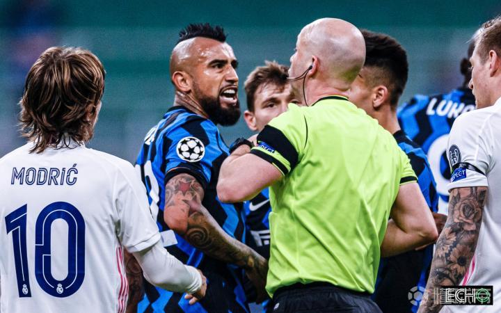 曼联险胜国米，阿扎尔乌龙送礼欧冠