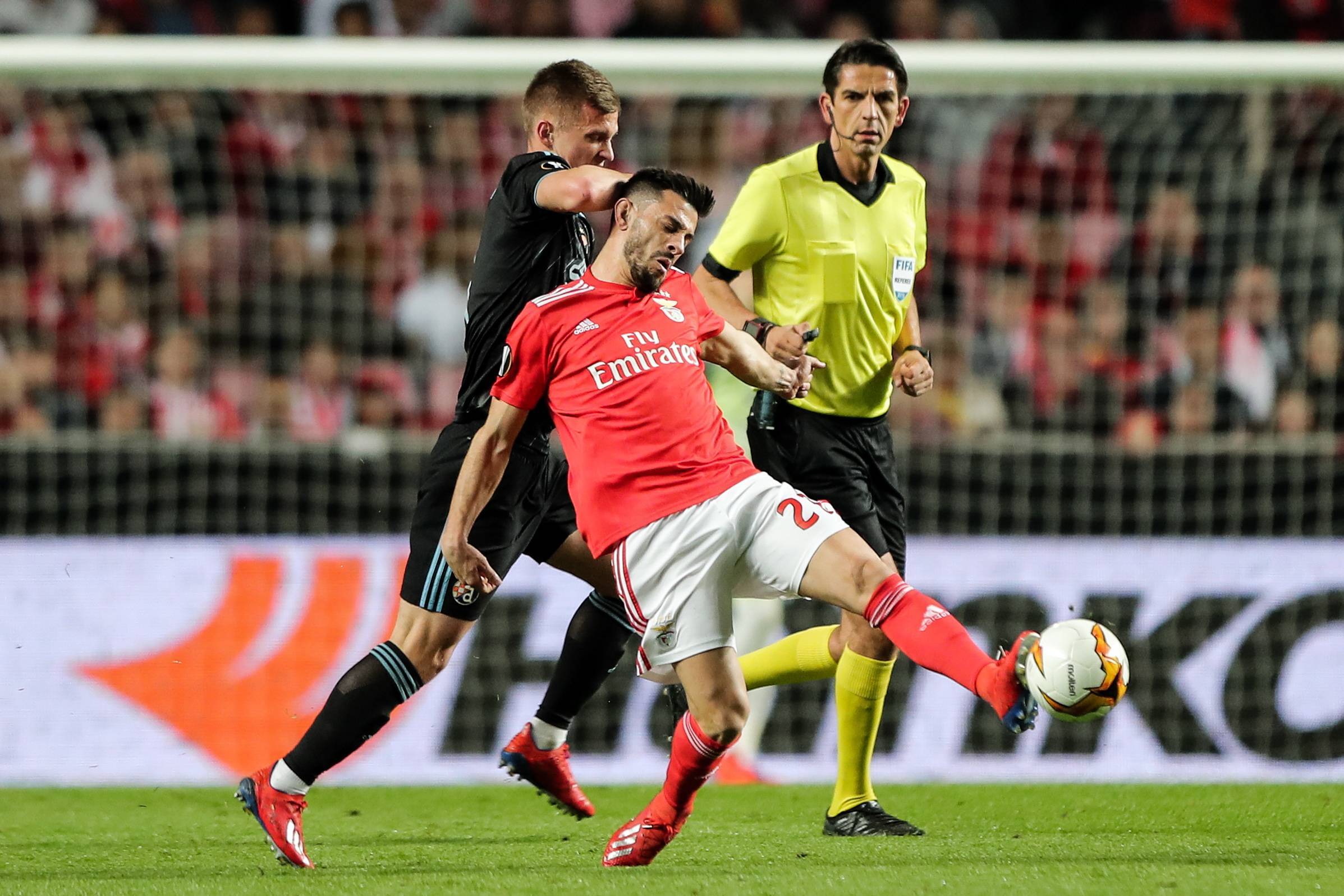 本菲卡险胜巴黎圣日耳曼,卡瓦尼梅开二度亚洲杯 本菲卡险胜巴黎圣日耳曼,卡瓦尼梅开二度亚洲杯